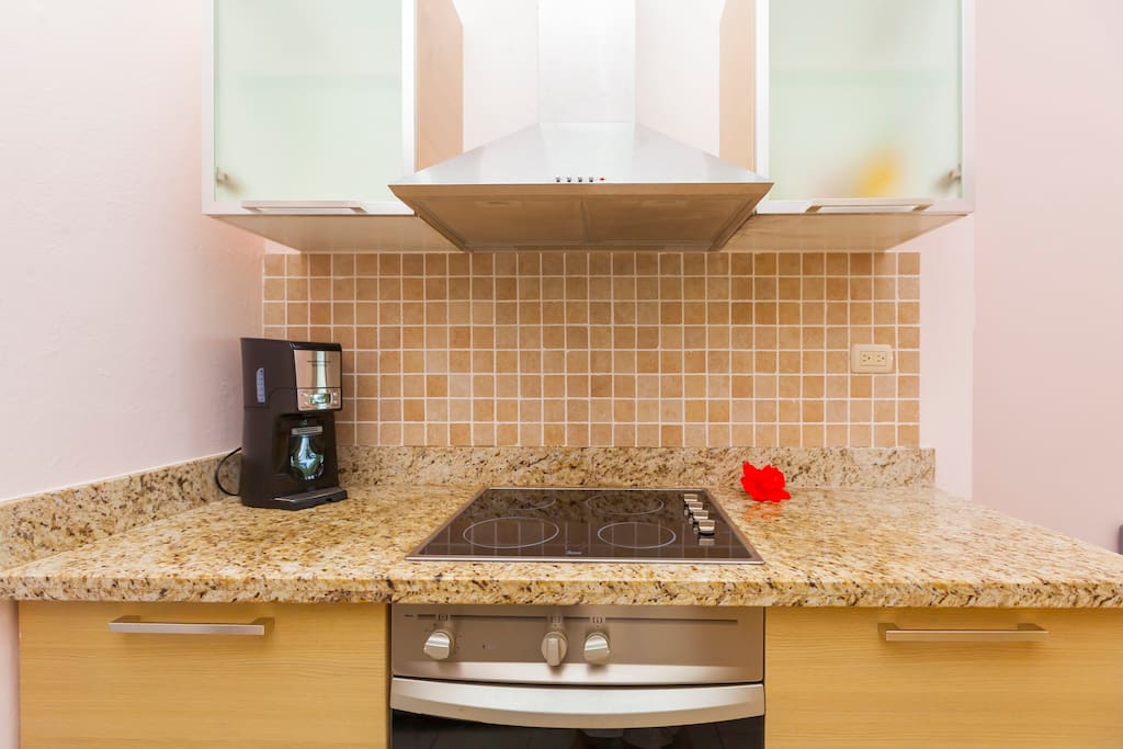 Metallic, premium quality kitchen, stove/oven, utensils