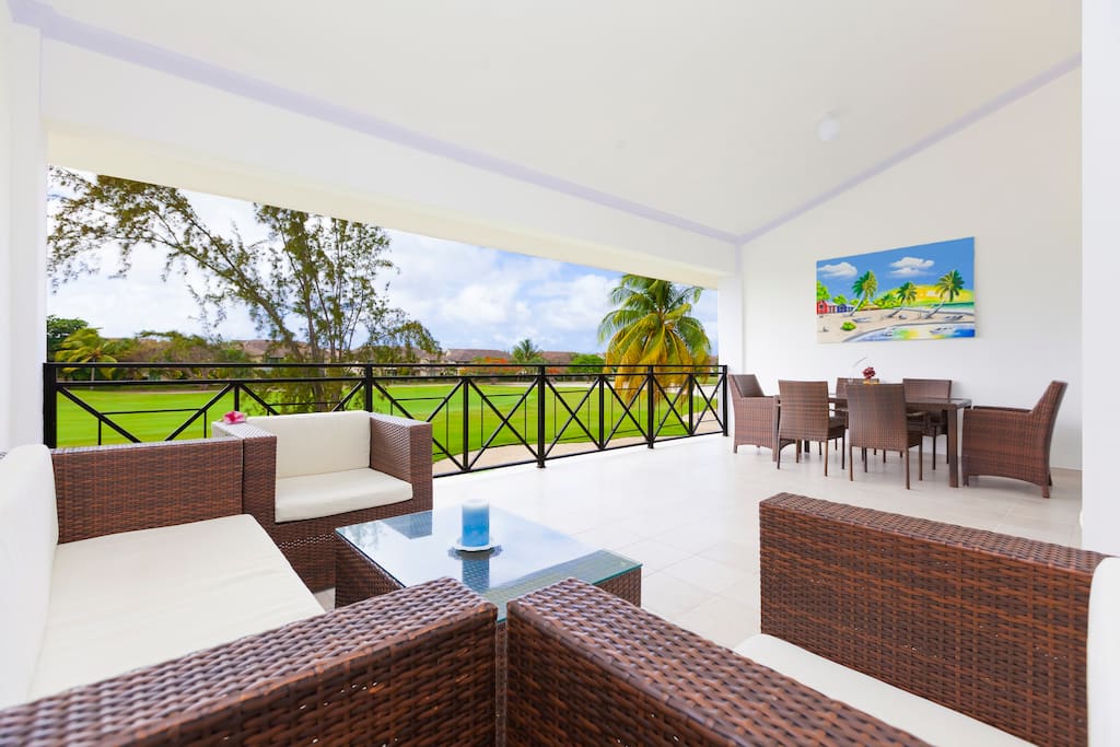 Huge fully furnished balcony overlooking the golf course. Imagine ... you can enjoy this view every day. Imagine you're sipping your morning coffee, overlooking your family and friends in the swimming pool. This charming environment makes you feel like at home. Unbelievable peace of mind. Charming, beautiful nature around...