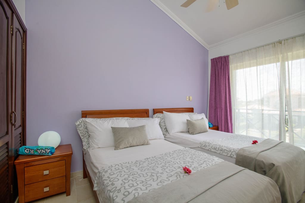 There's nothing better like a vacation in a fantastic place like this one in Punta Cana. The second bedroom has 2 single beds, a wardrobe for your personal belongings and it's very spacious!