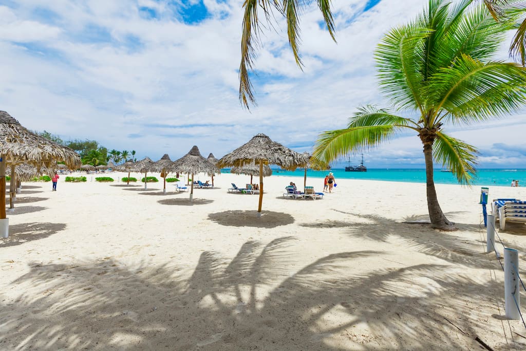 It is a real photo! of the area. Come and have a wonderful vacation here!