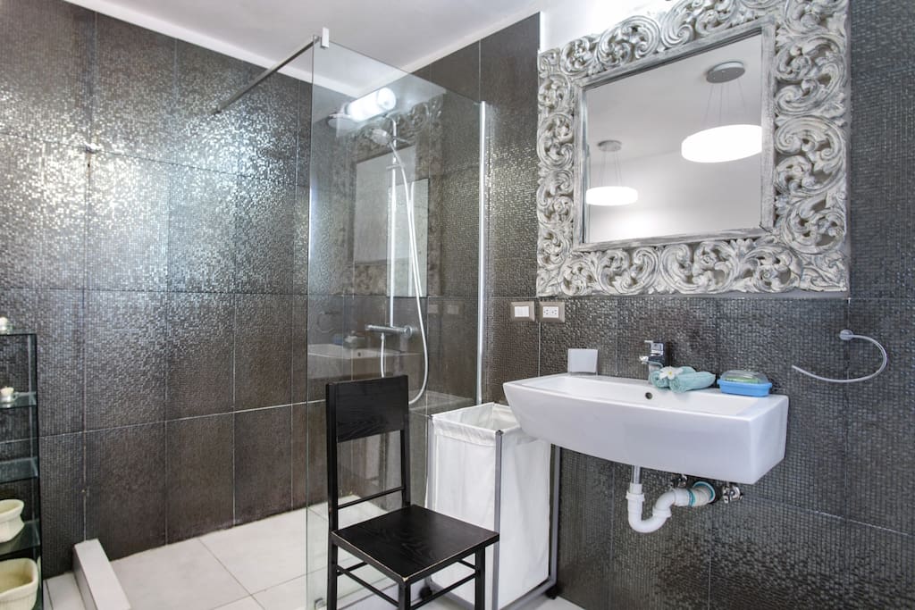 Private spacious bathroom of the master bedroom, fresh towels, linen, essentials are included