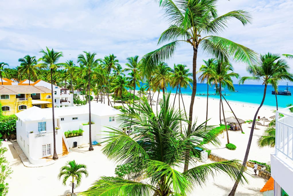 Would you like to have your vacation home right on the beach? It is high time for you to book it! Don't miss out!