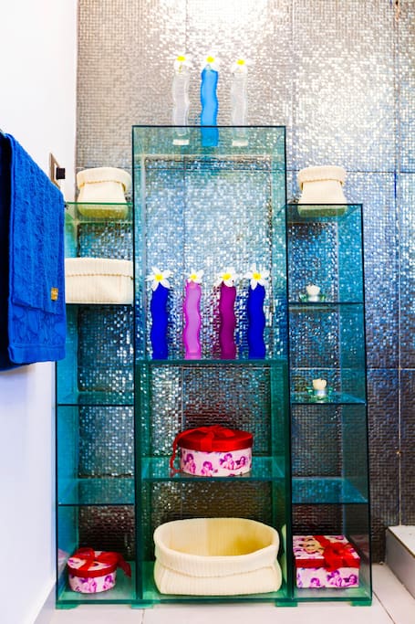 We love cozy small details of the interior. We make our homes bright and comfortable!