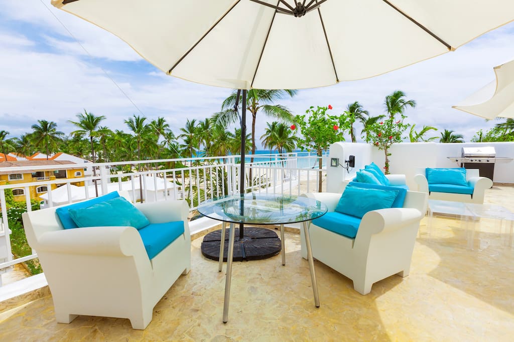 You will love to spend time on this terrace sipping a cocktail and admiring the views.