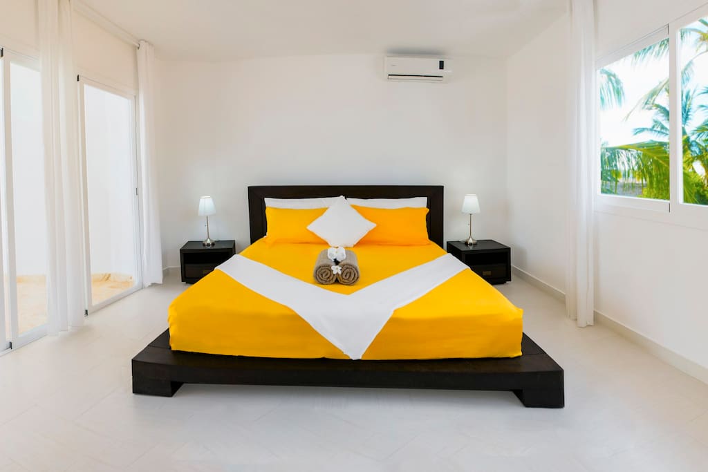 Super comfortable beds with fresh linens and towels, so you can totally enjoy your stay.