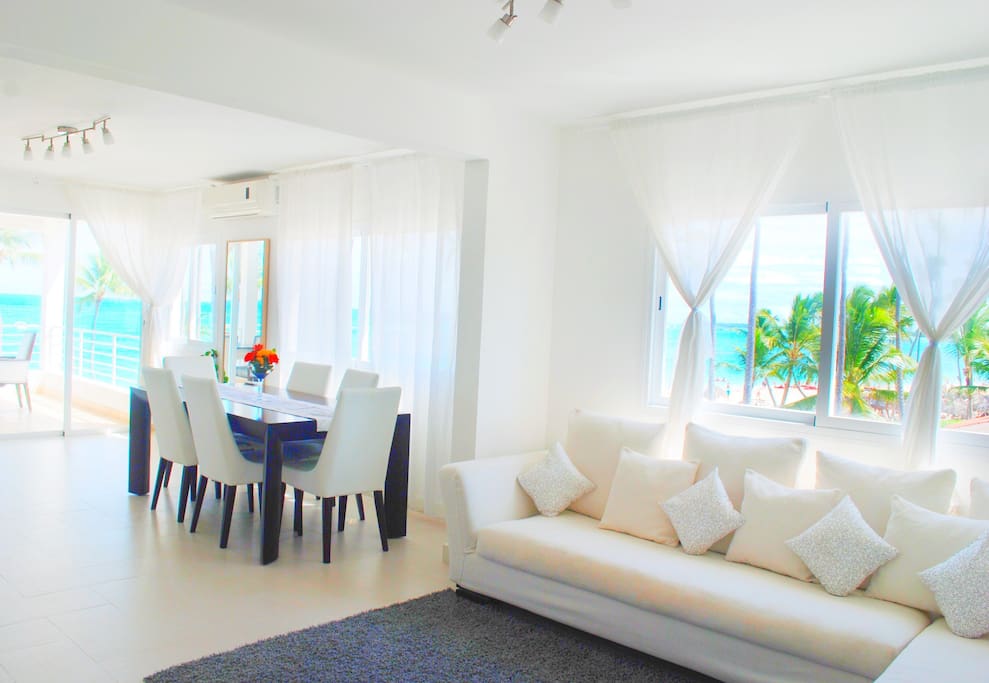 Verified photo. All the windows in the apartment have a great ocean view.