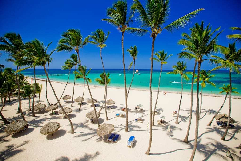 Toni said:" There is a breathtaking view from the balcony which overlooks the beach. The kitchen is fully stocked with water, coffee, and other essentials. There are air conditioners in each bedroom to cool off from the hot sun and humidity. There is also wifi.... and it works great! " June 2017