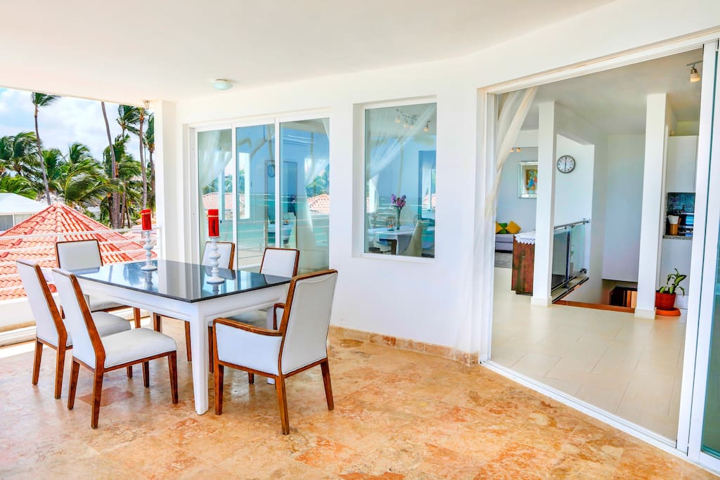Totally private, luxury and bright space to enjoy the best ocean views!
