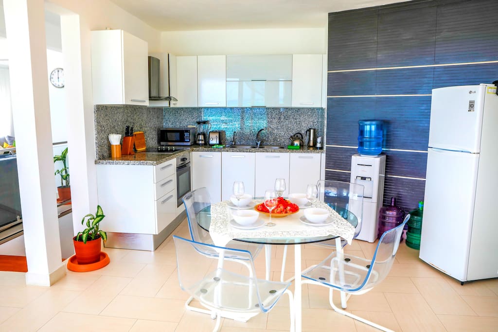 Crystal table adds some coziness to the kitchen. So you can enjoy your meals every single day. It's a perfect place to feel home!