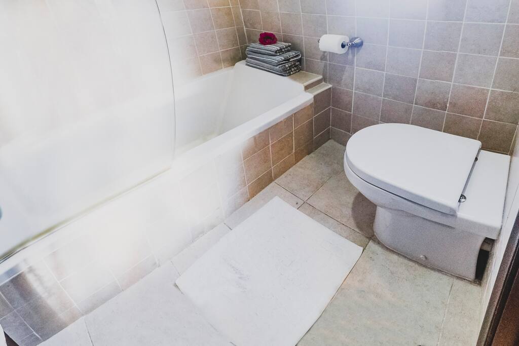 The bathrooms are very bright, fresh and clean. You'll find here all basic essentials, such as fresh towels, linens, shampoo. Take a hot shower or tub to relax and be ready to have excellent vacation!