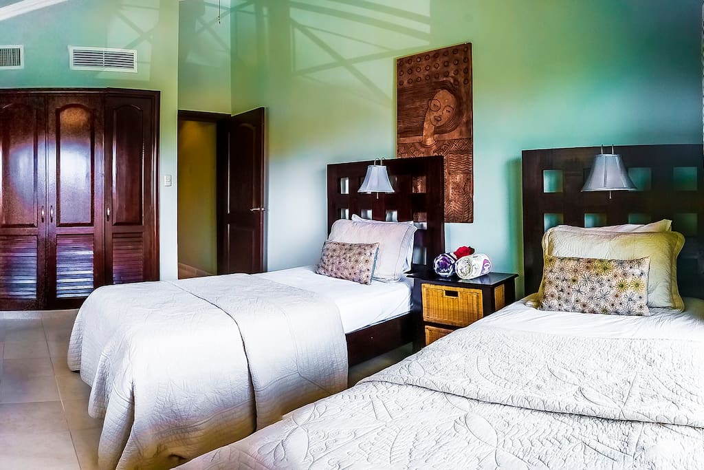 You'll love the second bedroom with 2 single beds, personal reading lamps and a big wardrobe. You can come with your children or friends: they will love it!