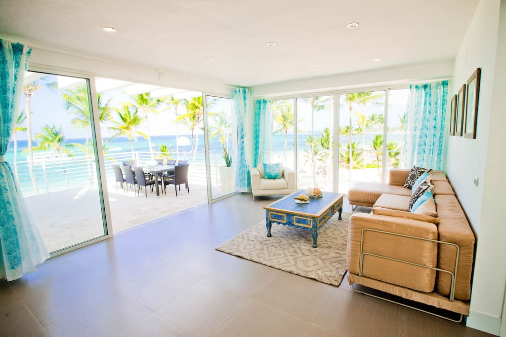 Photos can not convey this exciting feeling of being surrounded by a tropical Paradise.