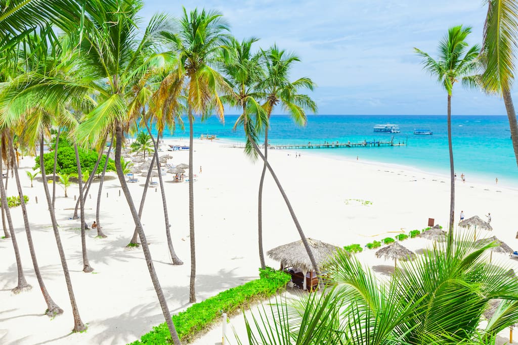 Just have a look at this beautiful beach! These photos are new, so it is now just as pictured.