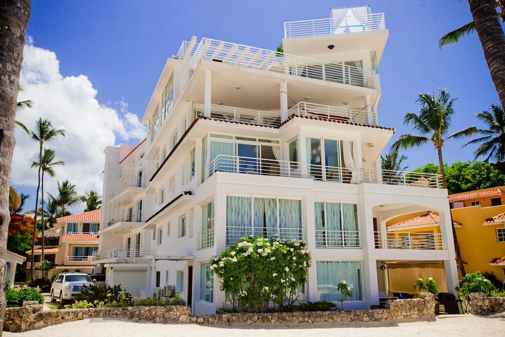 Make your vacation very special! Come here with your family and friends, and get relaxed like you never did! Book the apartment today to come here soon!