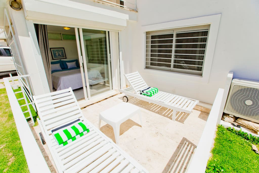 Julia said: "The host was INCREDIBLY accommodating in coordinating rides, making suggestions, and just helping in anyway he could to improve our stay. Beautiful property right on the beach next to some really great bars/ restaurants. Would go back in a minute!" *****
August 2017