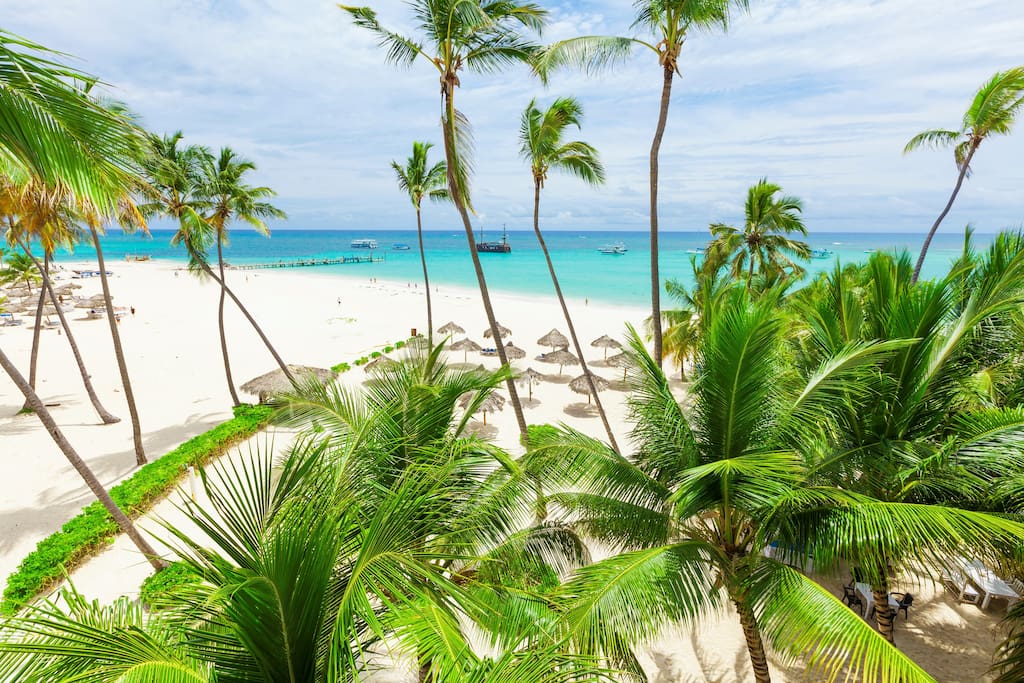 Just have a look on these colors made by nature. Let yourself have a vacation in Paradise! Welcome to Punta Cana!