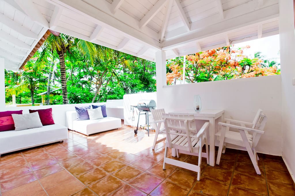 That's a great place for your vacation memories with your family and friends. Check all the photos and you'll become more and more excited about this place! It's Unique. Stone throw from the beach. Private place. Only for You.