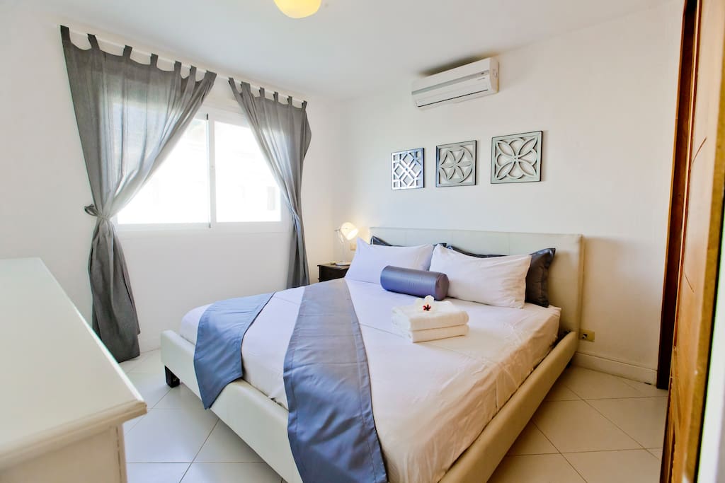 You deserve the best vacation in the world! Come stay here to get an amazing feeling of happiness!