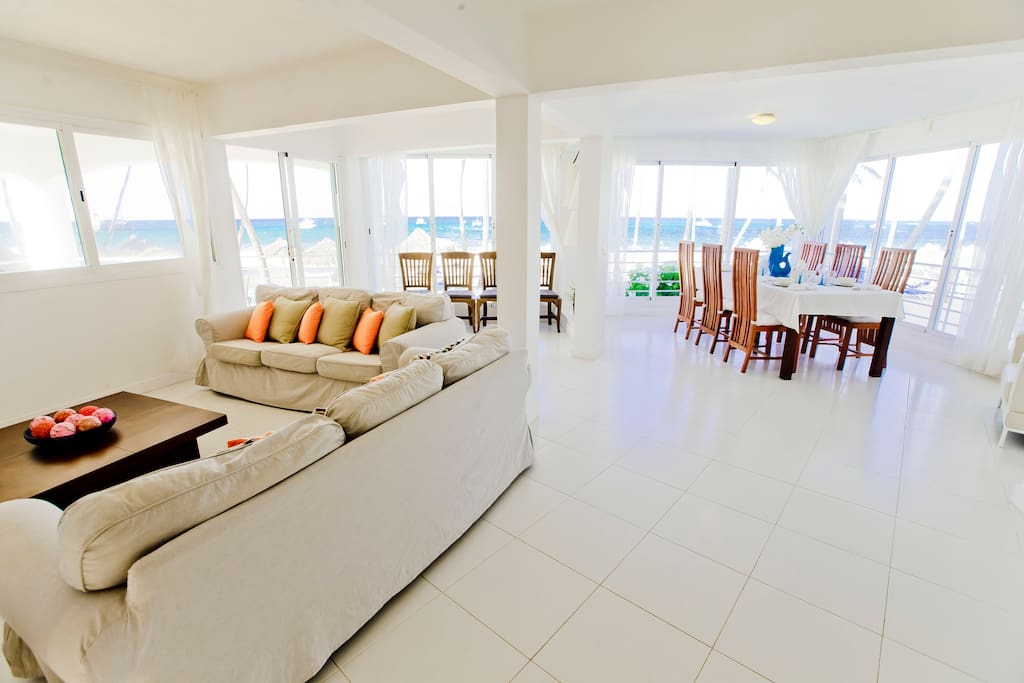 Spend time with family or friends admiring magnificent ocean view.