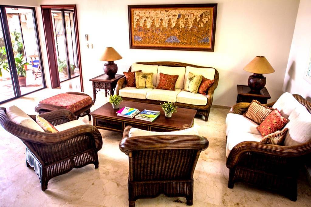 Come here and enjoy your stay. Don't miss unique opportunity to rent this really spacious fully-equipped 6-bedroom villa.