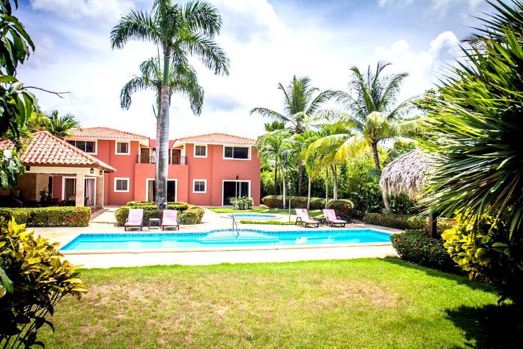 The nature here is very beautiful. Come to stay here if you are looking for tranquility and wonderful views.