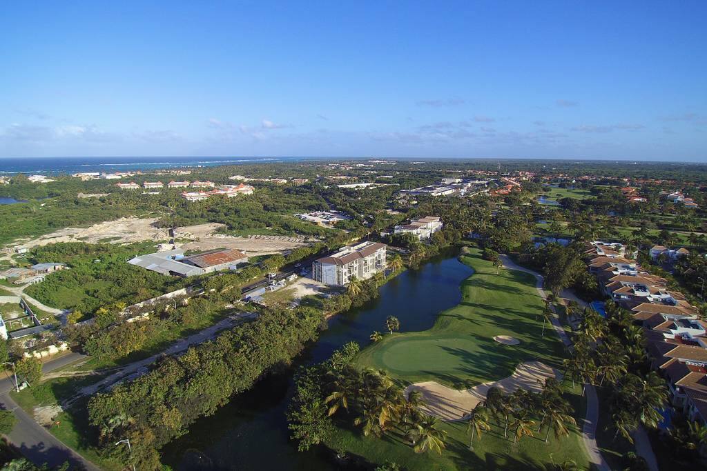 Stunning scenery and untouched tropical nature surround your Villa.