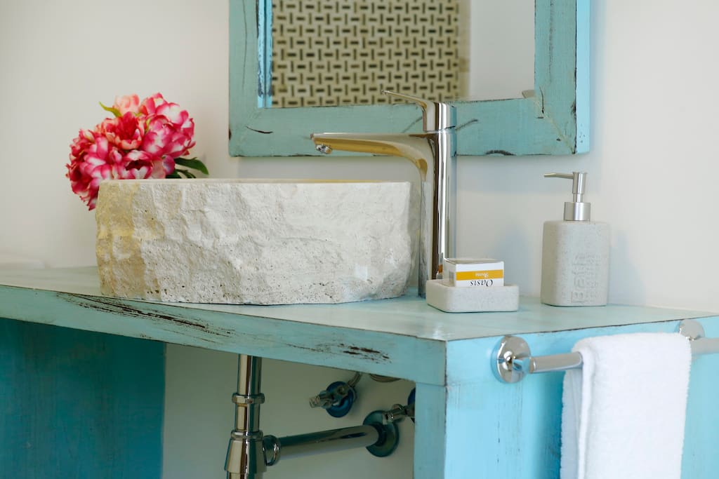 In the bathrooms you will find shower gel, shampoo and other essentials.