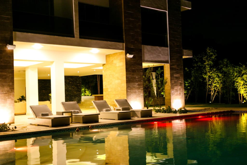 At the end of a long day, go down to the pool to lie on a sunbed and admire the starry Dominican sky.