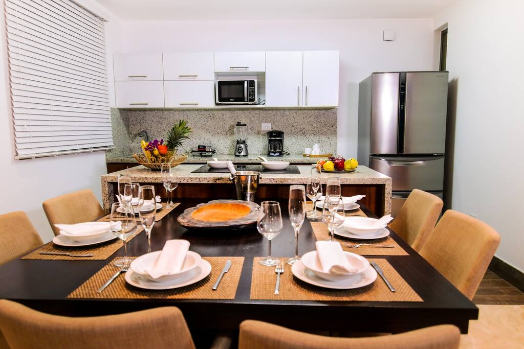 How about cooking something special in this spacious and fully equipped kitchen?