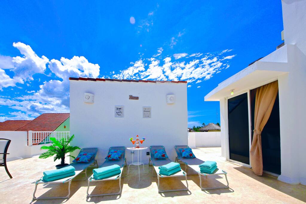 Sunbathe right on the terrace reading your favorite book or magazine