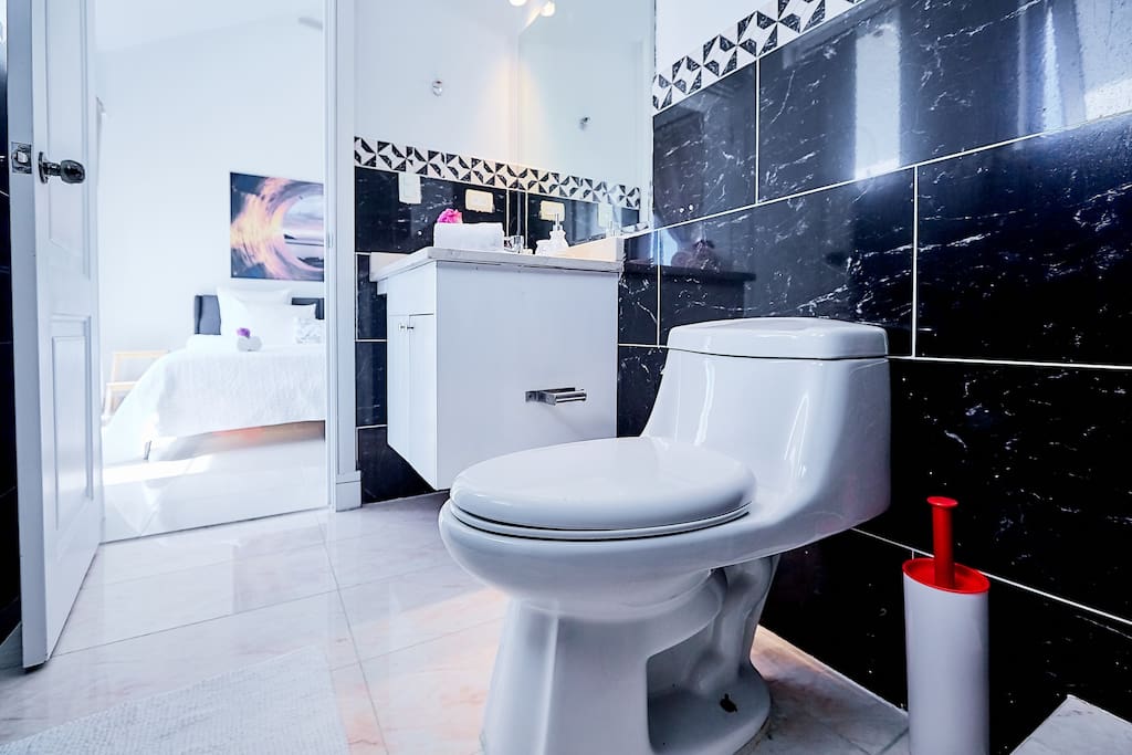 For reasons of hygiene and comfort we carefully maintain cleanliness of the apartment