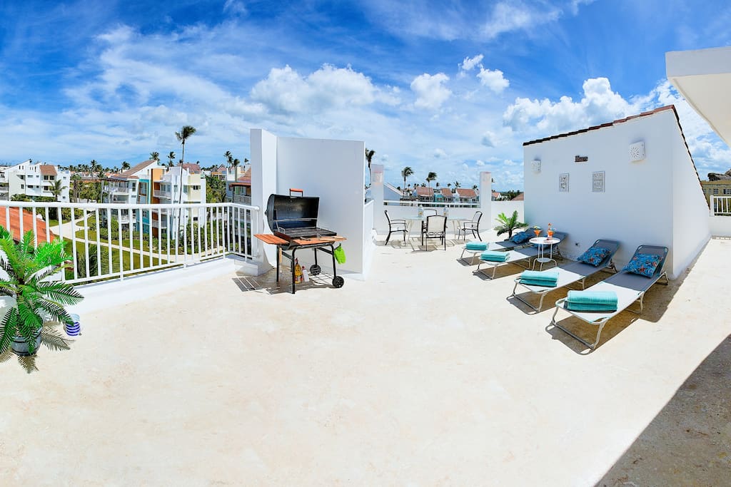 Spacious private terrace with the views over the area, pools and the ocean. Feel a refreshing sea breeze whenever you like