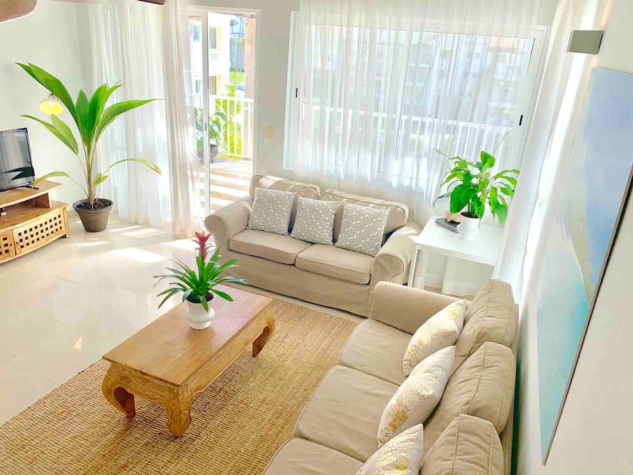 The windows are on the sunny side. You can enjoy wonderful views on the balcony.