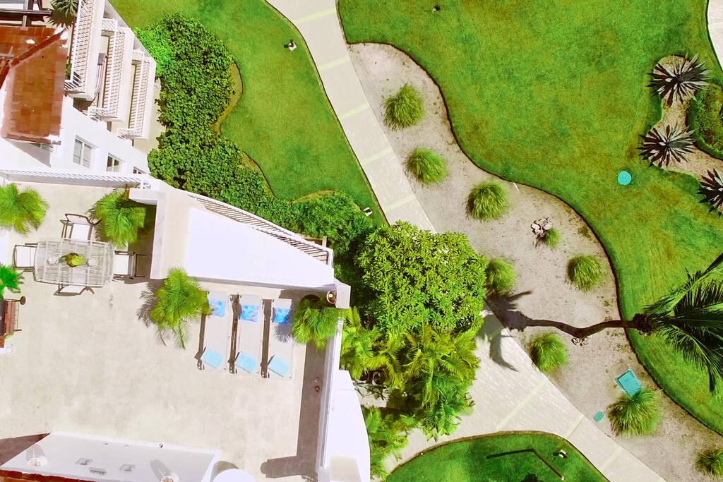 Very nice residence. You can feel completely safe here, it is gated.