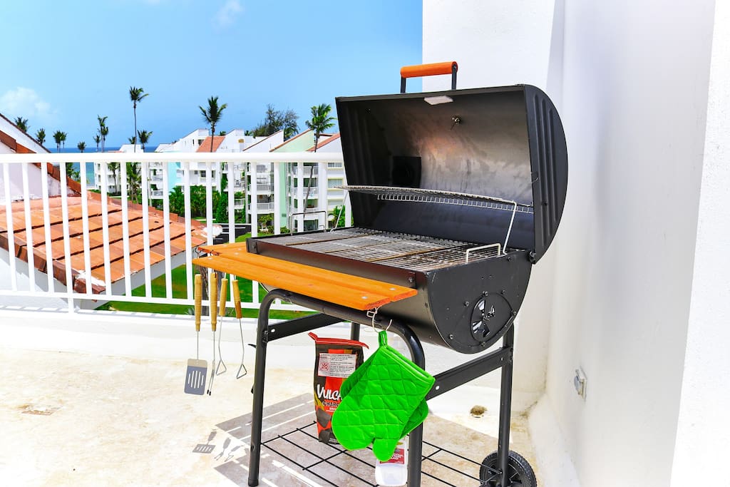 Do you like to barbecue? So, make a barbecue party! Treat yourself and your loved ones to juicy steak or flavourful fish