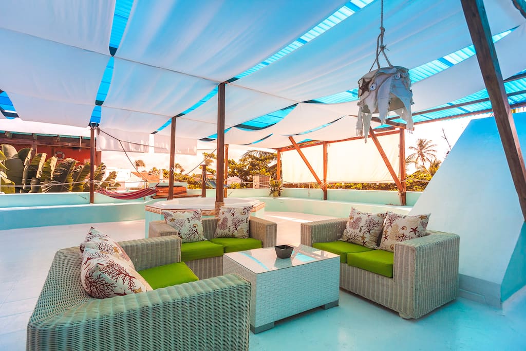 Amazing PRIVATE space and sofas made of natural, organic materials make you feel comfortable. Your luxury vacations starts here!