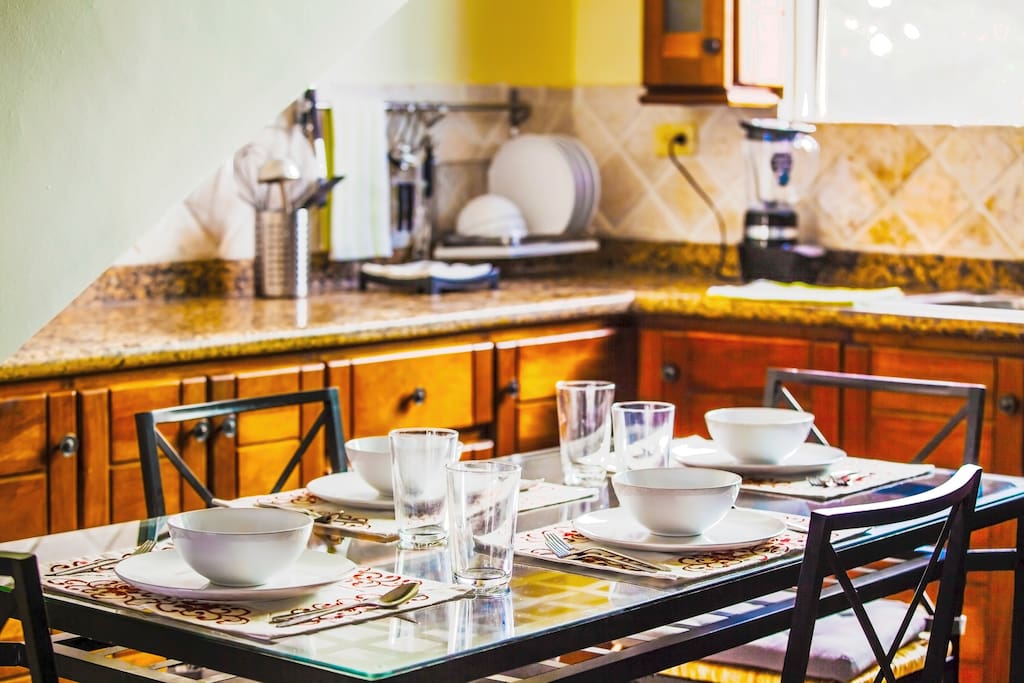 Lovely kitchen with all sorts of amenities so that you can feel yourself comfortable.