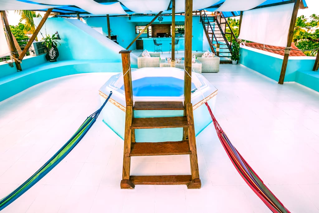 Hans said: "Large and nice penthouse in the apartment building in the small urbanization close to the beach. The terrace on the second floor is great for a nice party. BBQ present including all materials, which completed our party"*****
July 2017